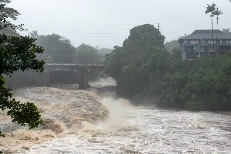 Hawaii Hurricane Lala destroys about 100 homes, no fatalities reported