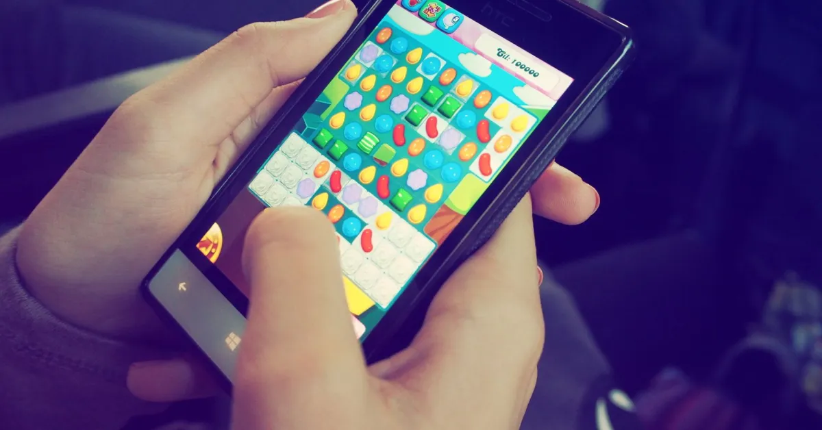 Full Confidence mobile game tops UK paid chart, outpacing Minecraft