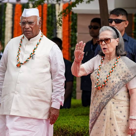 Congress Reaffirms Two‑Stanza Vande Mataram Policy Amid BJP Criticism