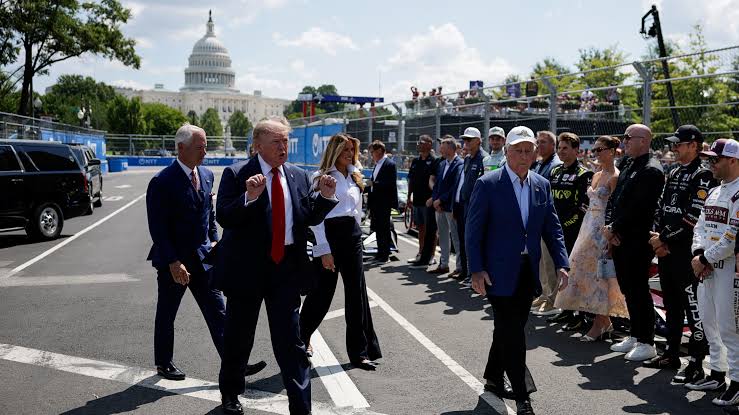 Trump takes ceremonial lap at Washington IndyCar street race