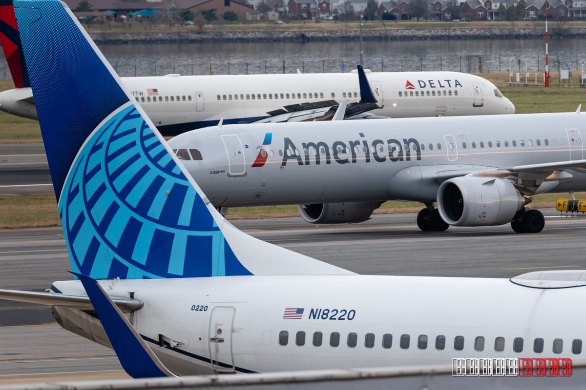Airlines Suspend Change Fees as Nor'easter Looms Over East Coast