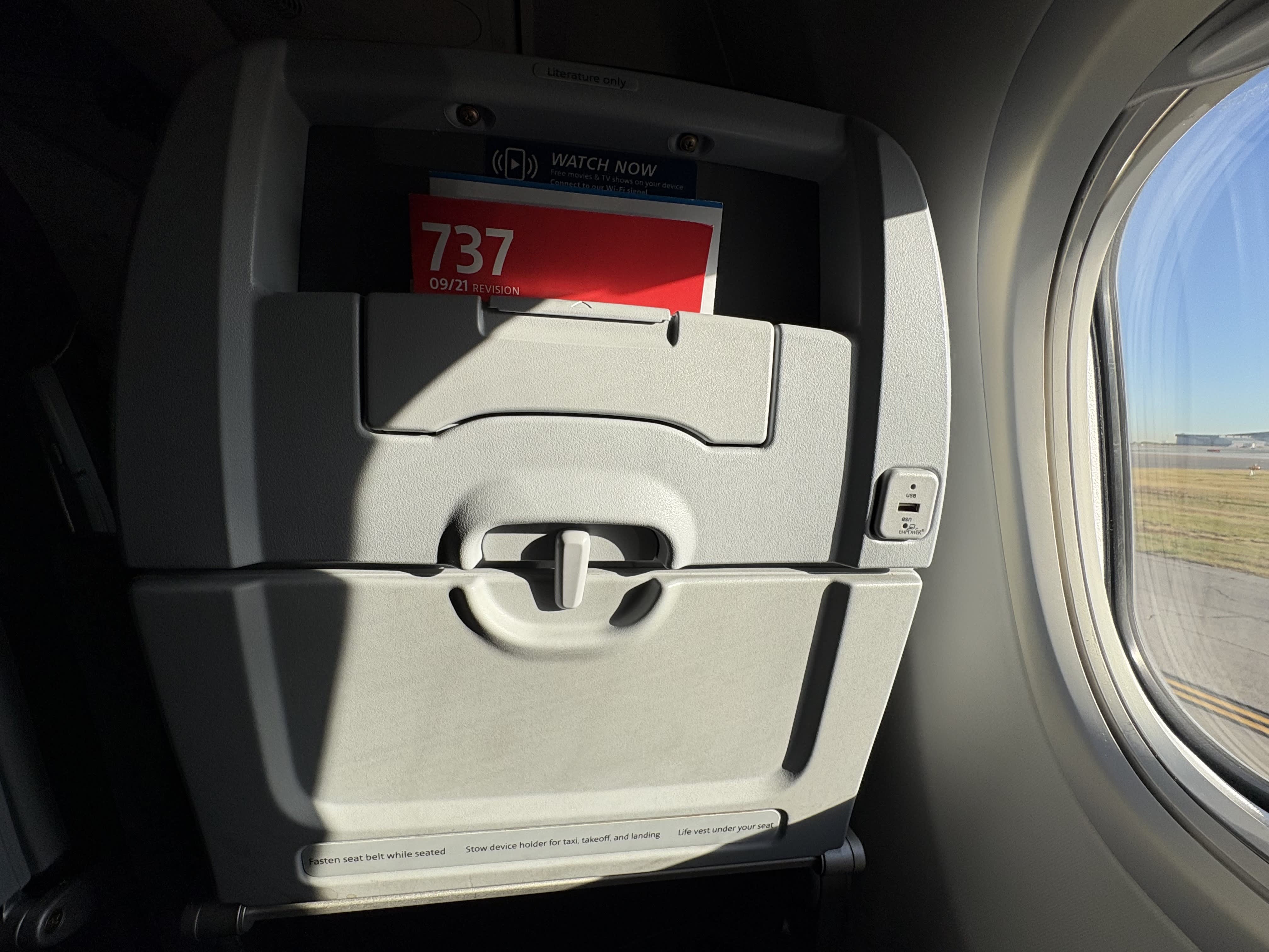 American Airlines rolls out seatback entertainment and expands first‑class cabins
