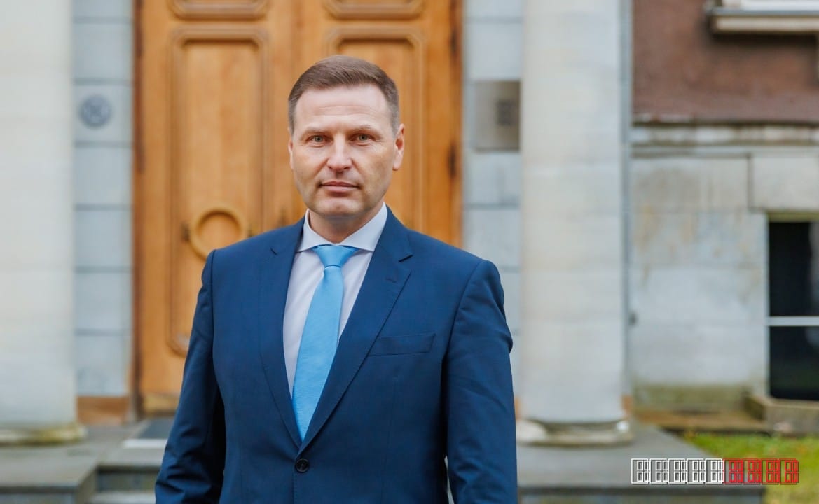 Estonian minister steps down amid €70 million Ukraine shell contract with Indian firm