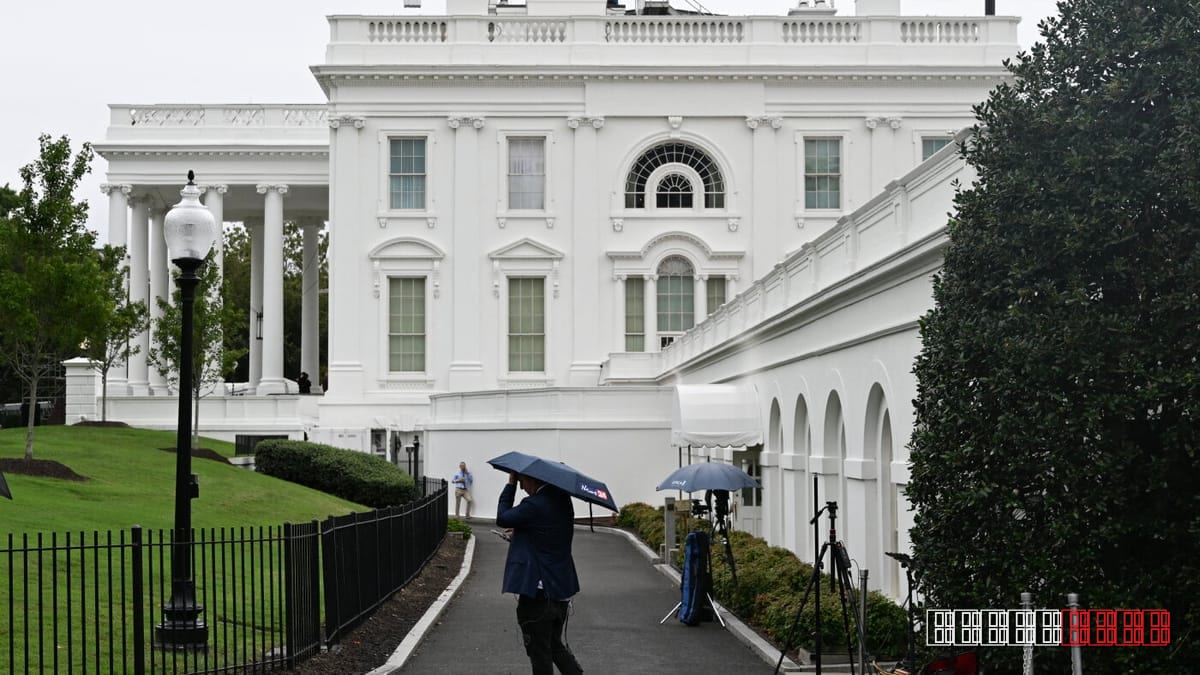 Federal judge weighs reversing White House media exclusion