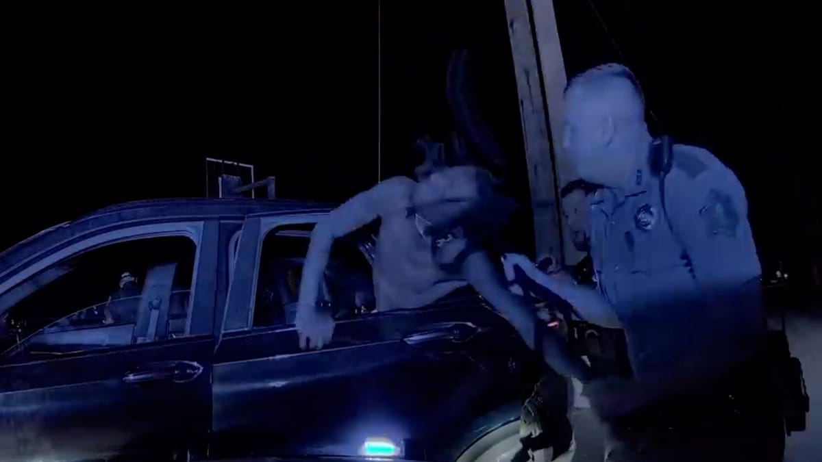 Footage captures Arkansas State Patrol officer assaulting suspect during arrest