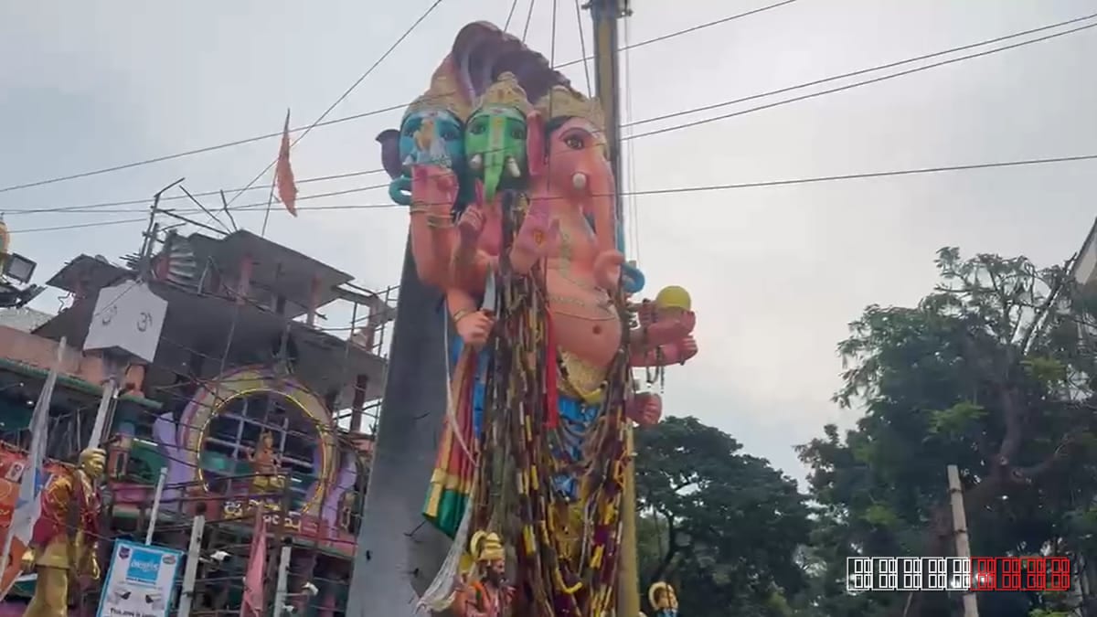 Hyderabad's Khairatabad Ganesh immersion parade starts late amid traffic snarls
