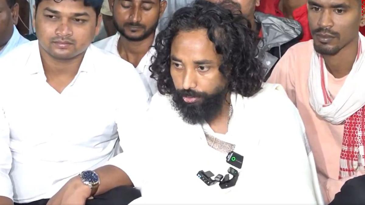 Jharkhand students extend sit‑in demanding leak‑free recruitment exams