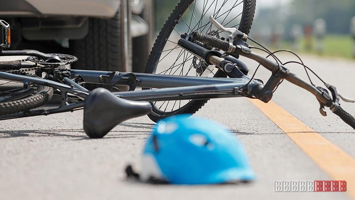 Karnataka driver captured in helmet while behind the wheel