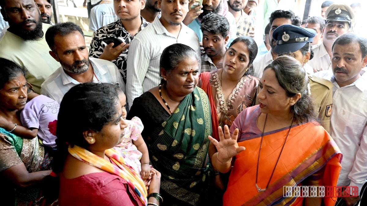 Karnataka Women Commission Reviews Shivamogga Hospital and Police Facilities