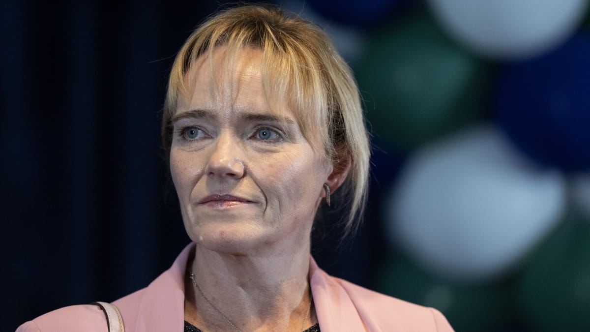 Legal team challenges tribunal’s reasoning over transgender doctor’s changing‑room access