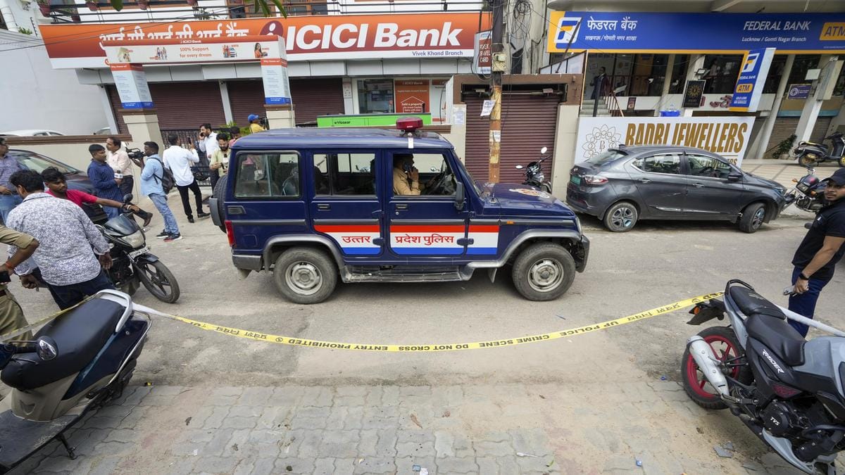 Lucknow tragedy: bank staff ends lives of wife and sister before self‑inflicted death