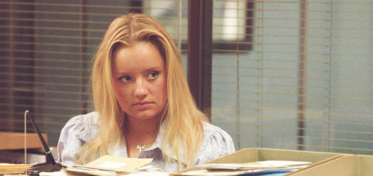 Lucy Davis urges women to perform regular breast self‑exams