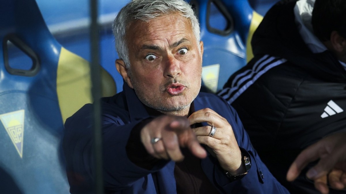 Mourinho claims Real Madrid need not rely on Barcelona's Rodri signing
