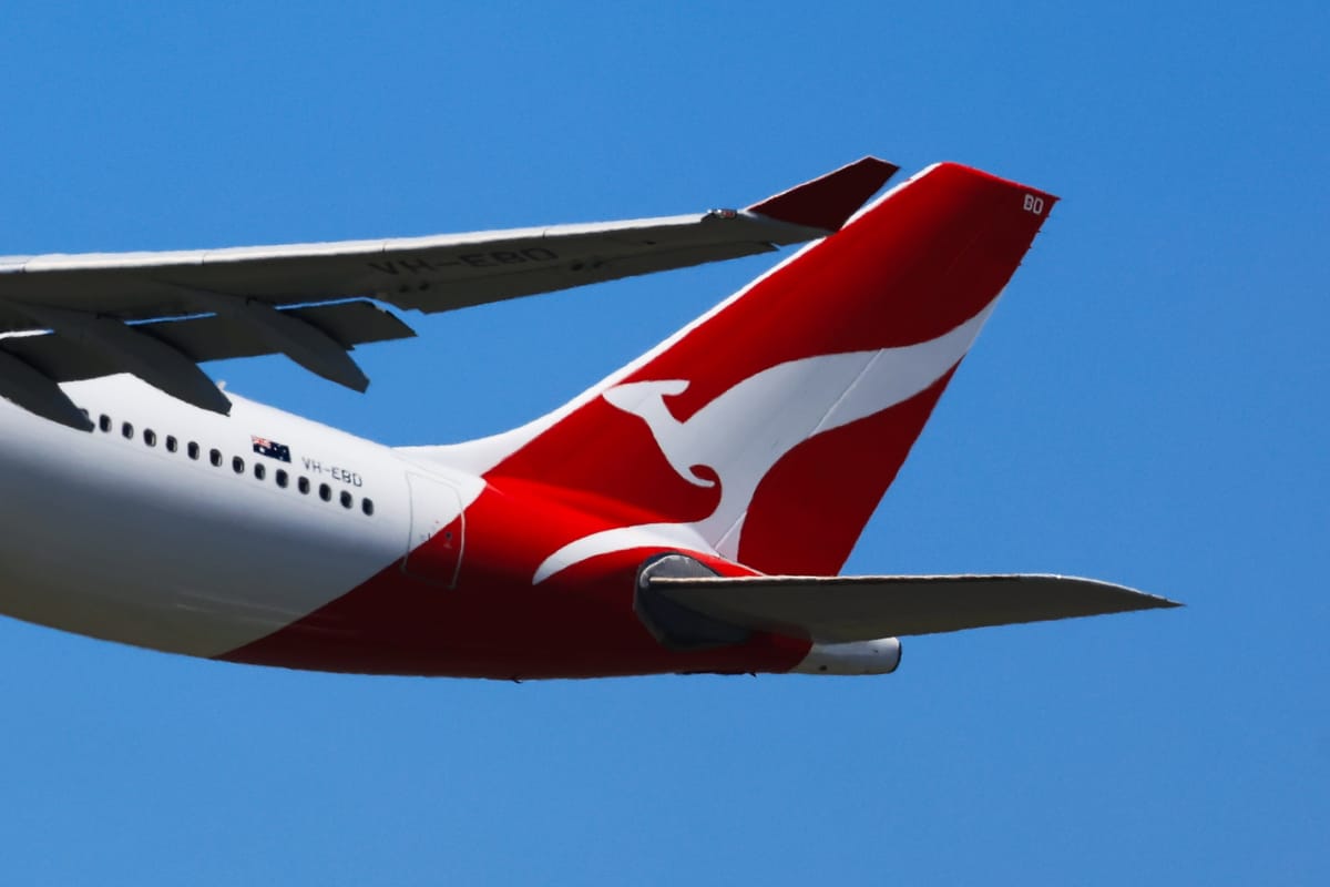 Qantas stock climbs 4% as earnings and business‑class upgrade boost investor confidence