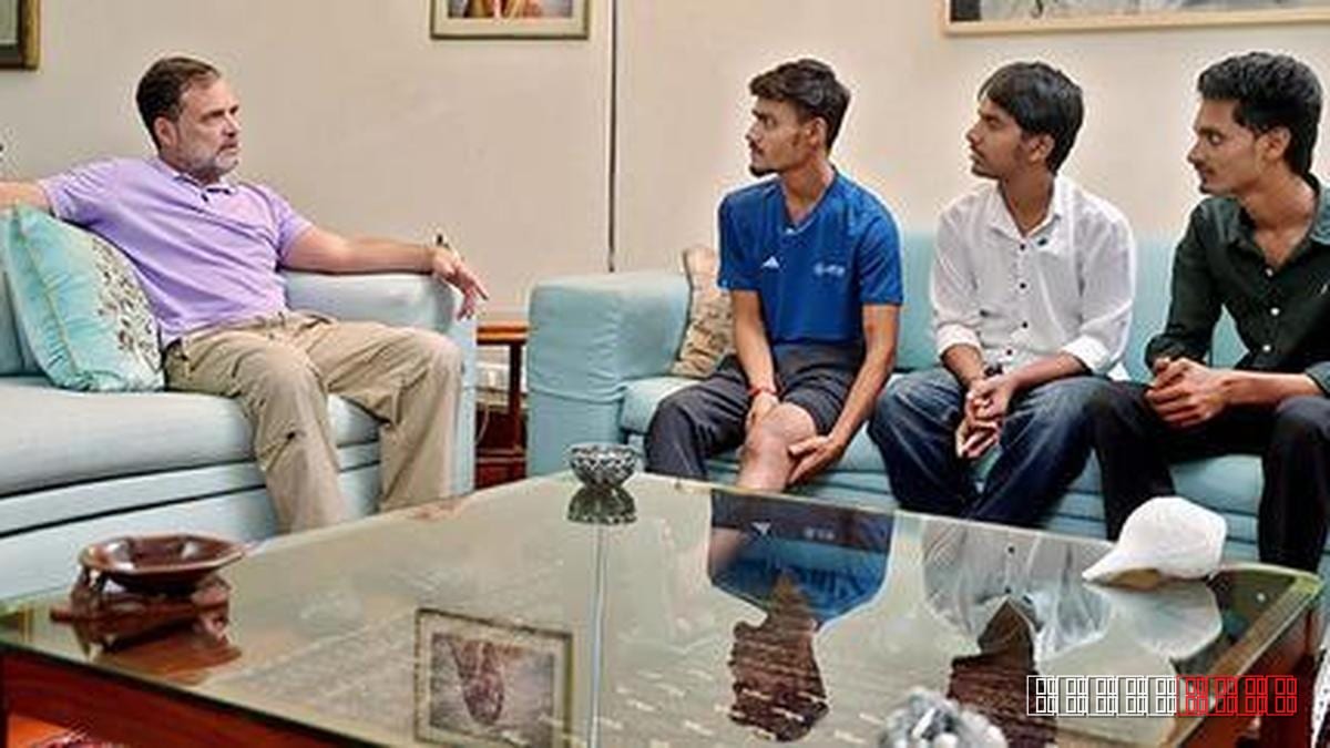 Rahul Gandhi condemns Modi over police crackdown on Bihar students