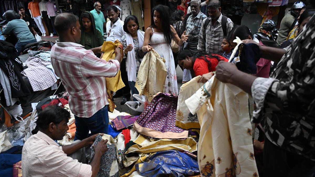 Rainy Thiruvananthapuram Streets See Onam Shoppers Flock to Broadway Market