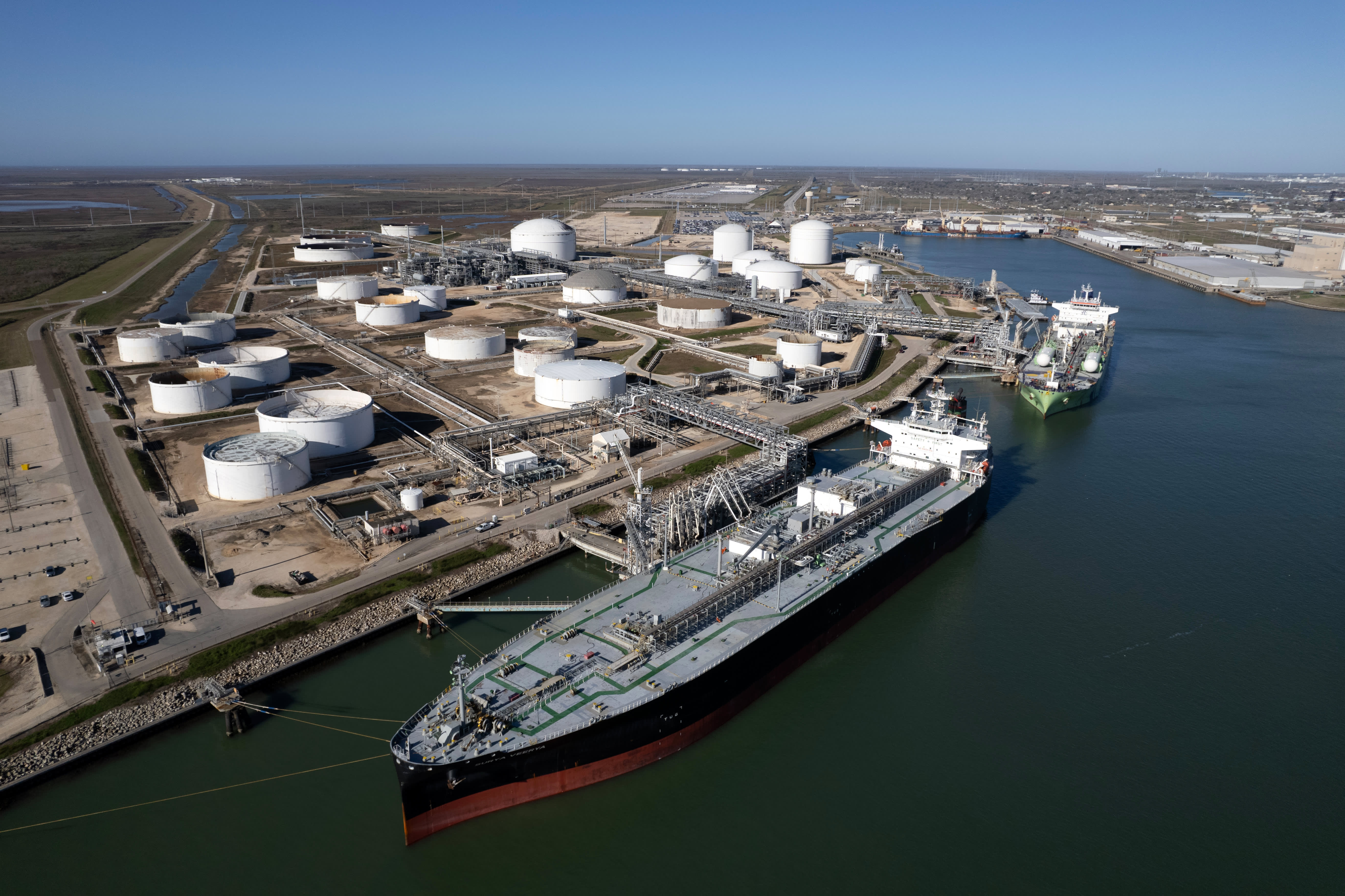 Refiner stocks surge to historic highs, but analysts warn rally may be ending