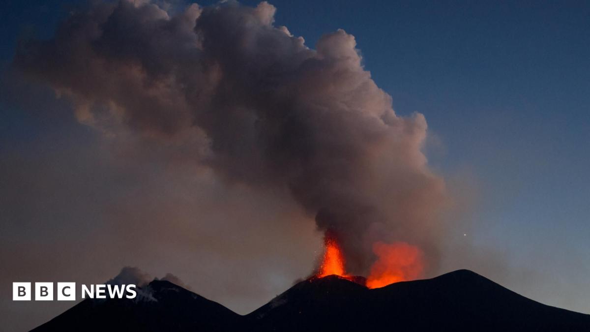 US hiker dies after lightning strike on Mount Etna