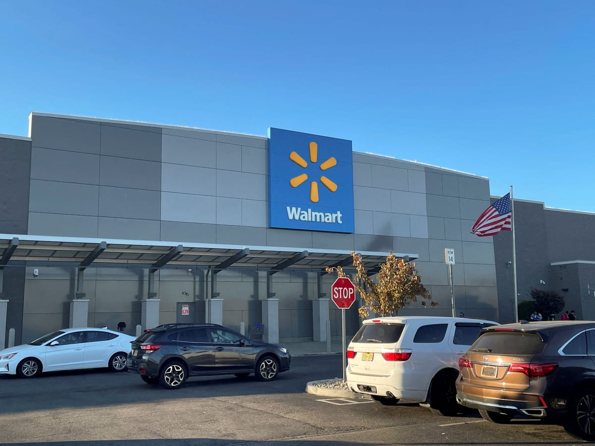 Walmart reports sales decline amid rising fuel costs and weaker US spending